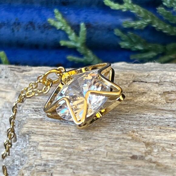 Wish Upon A Star Gold Necklace with Swarovski Crystals - Picture 10 of 11
